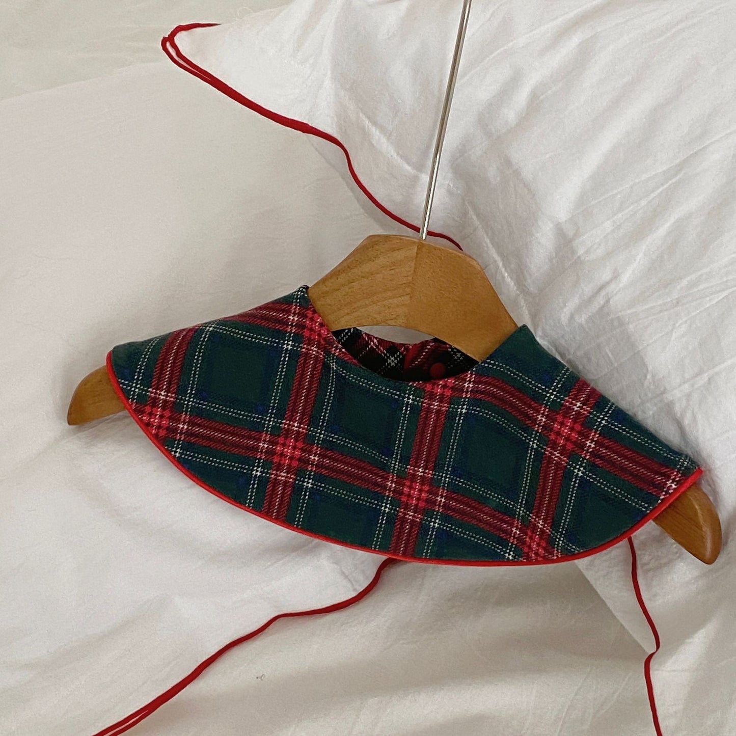 Christmas Style Baby Round & Petal Bibs - Floral Edge Double-sided Drool Bibs