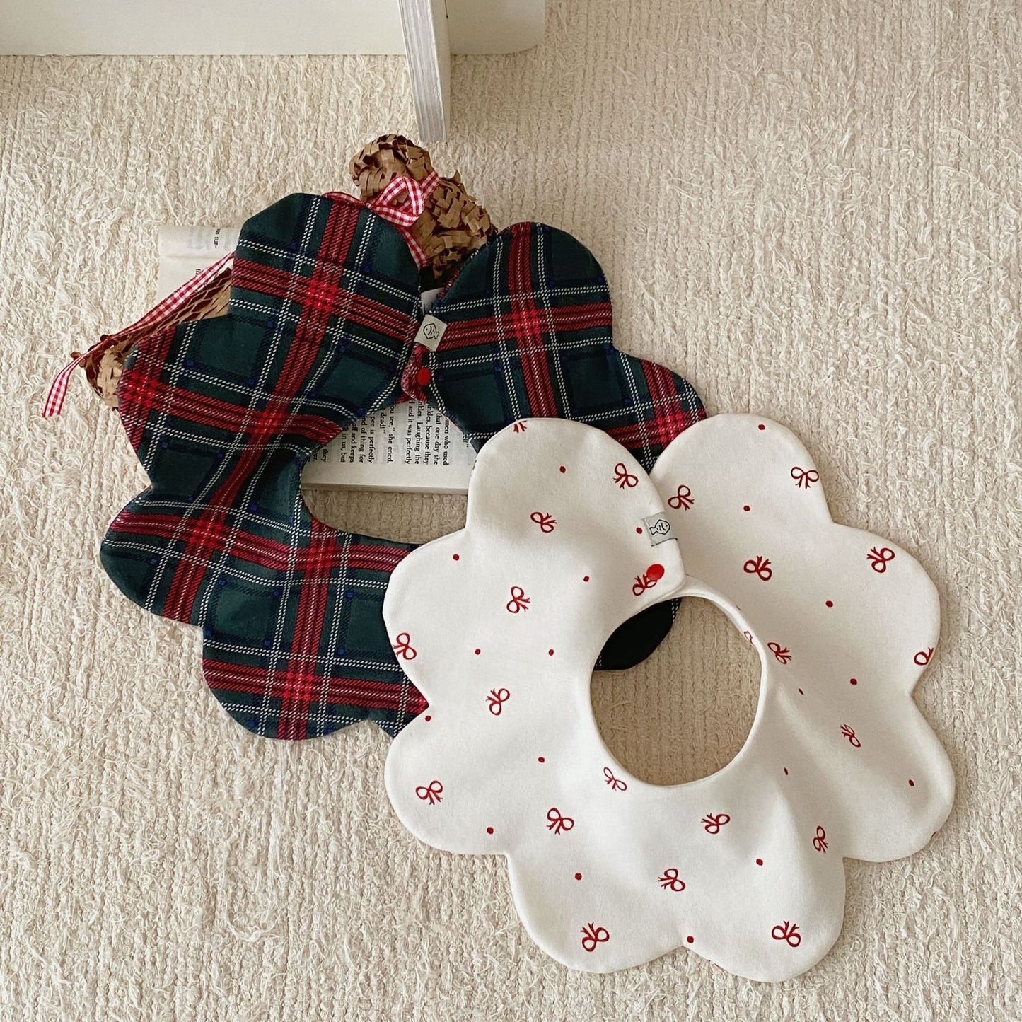 Christmas Style Baby Round & Petal Bibs - Floral Edge Double-sided Drool Bibs