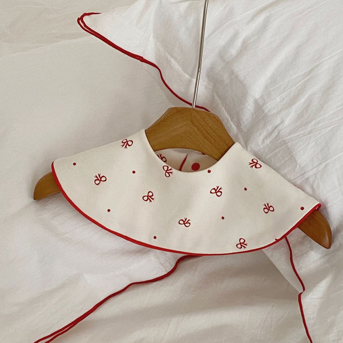 Christmas Style Baby Round & Petal Bibs - Floral Edge Double-sided Drool Bibs